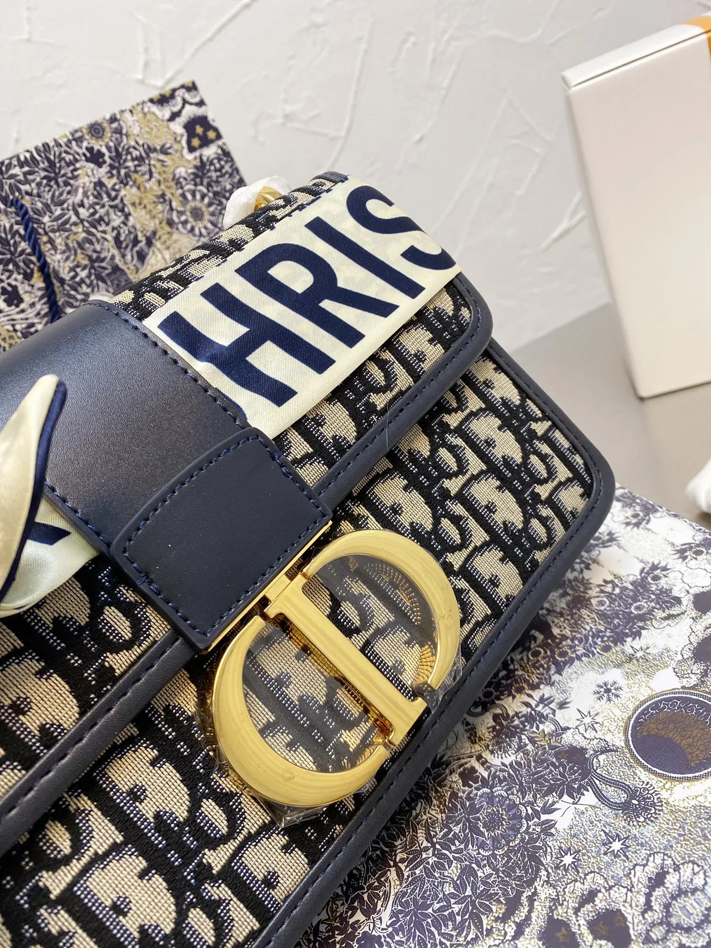 Designer Handbags DR 060